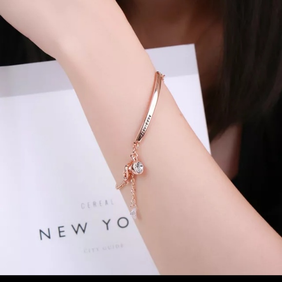 NEW Minimalist Rose Gold Bar Bracelet - Picture 5 of 10